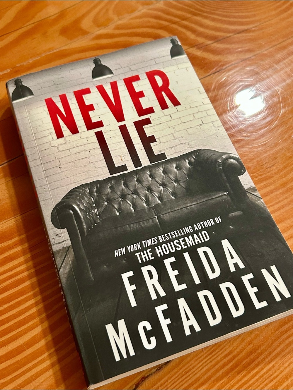 Frieda McFadden Never Lie paperback book
